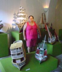 Alba Rodrigues e maquetes de Embarcações