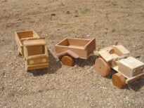 Brinquedos de resíduo de madeira