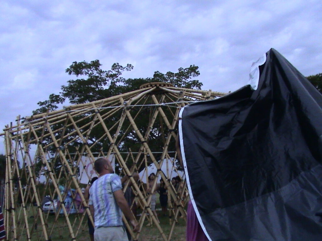 Um yurt só se move se estivermos juntos
