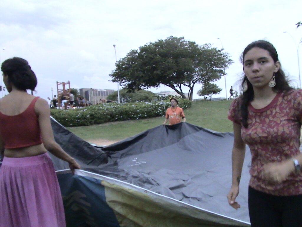 Um yurt só se move se estivermos juntos