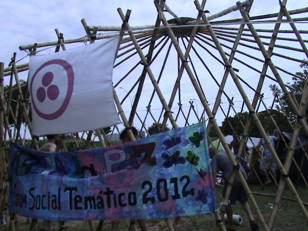 Um yurt só se move se estivermos juntos