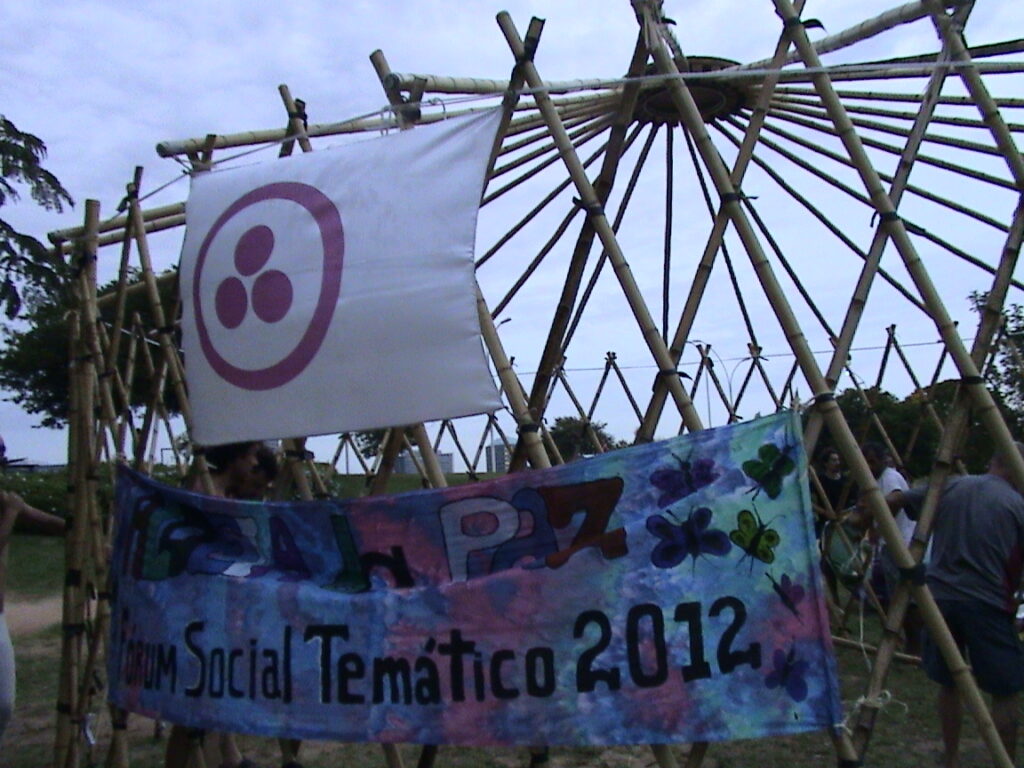 Um yurt só se move se estivermos juntos