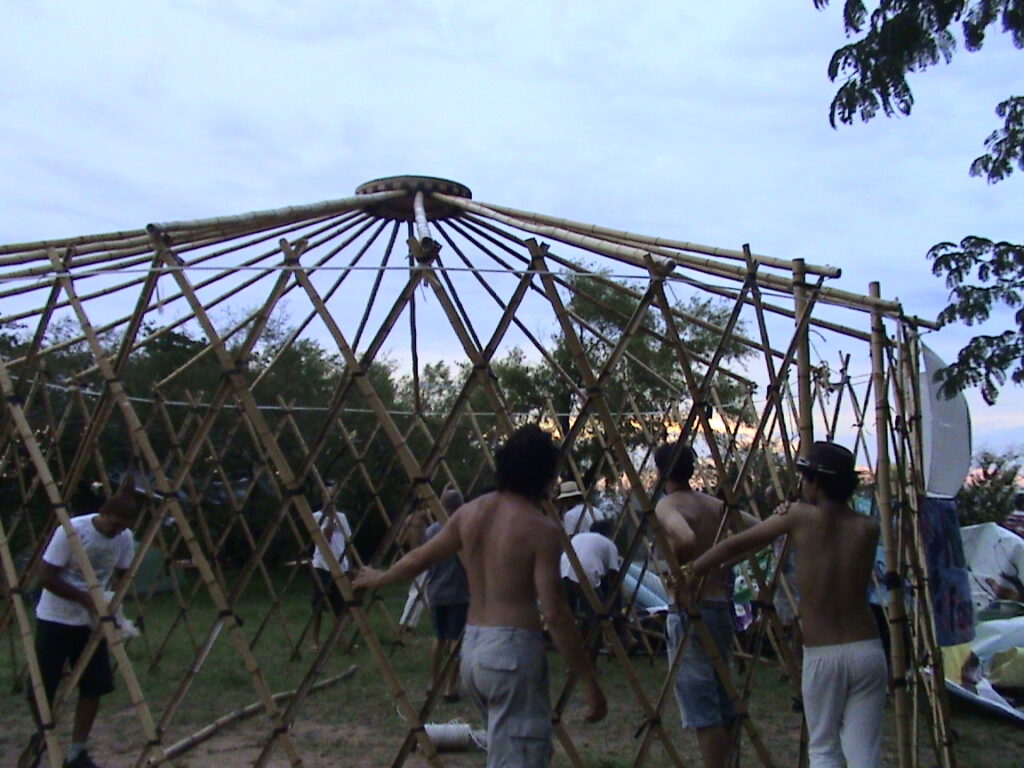 Um yurt só se move se estivermos juntos