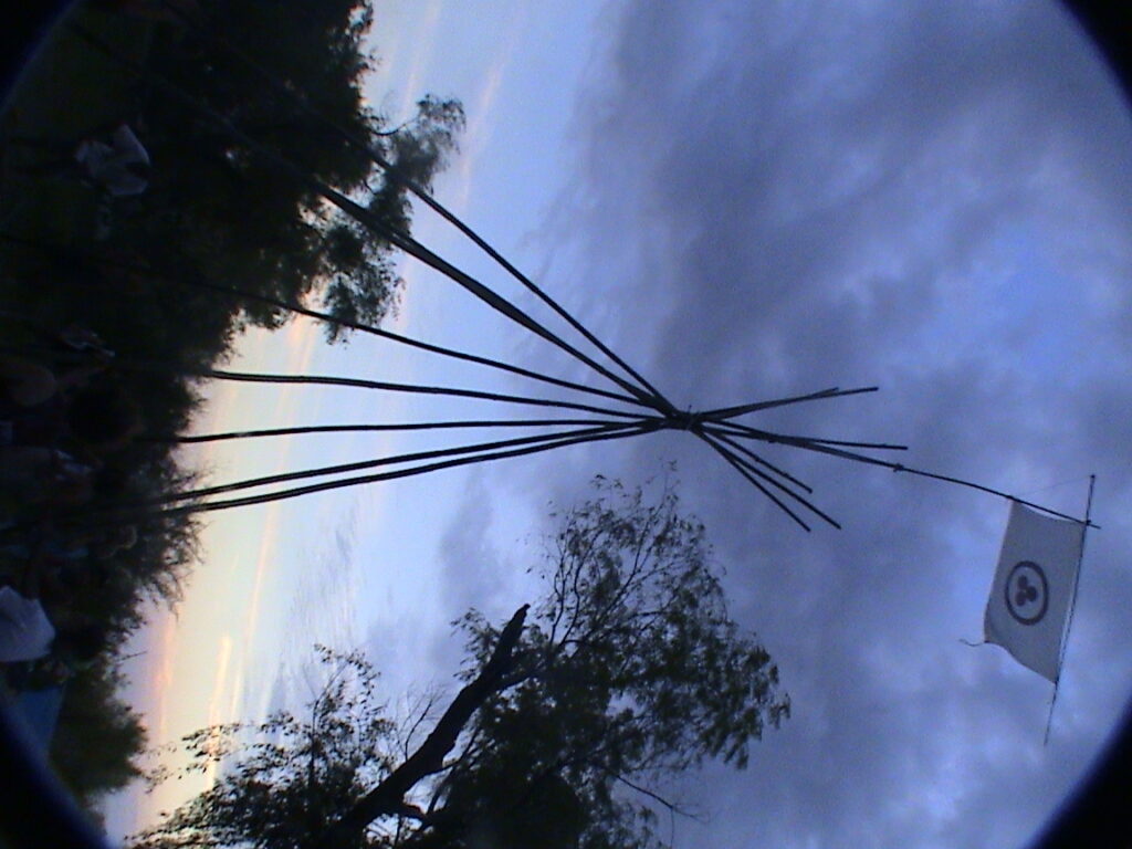 Por do Sol na Aldeia da Paz: Cozinha e Tipi