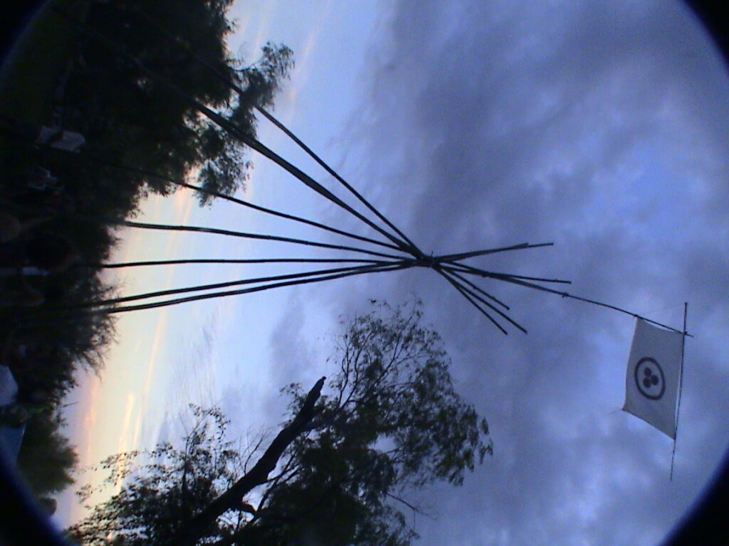 Por do Sol na Aldeia da Paz: Cozinha e Tipi