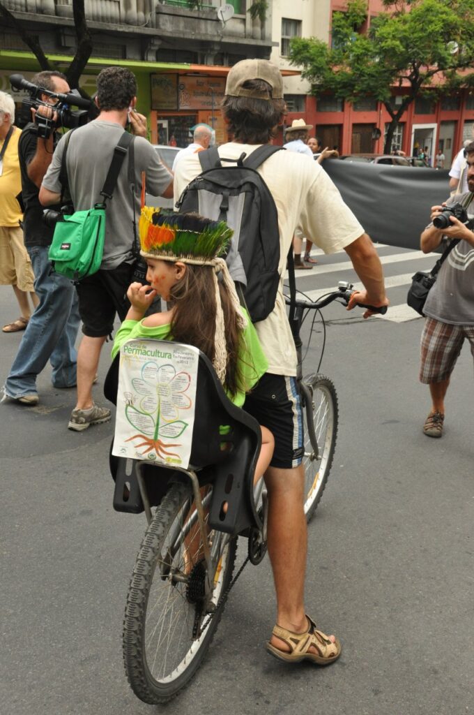 Aldeia da Paz na marcha de abertura do Fórum Social Temático