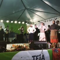 O Grupo Açor Sul começa seu show