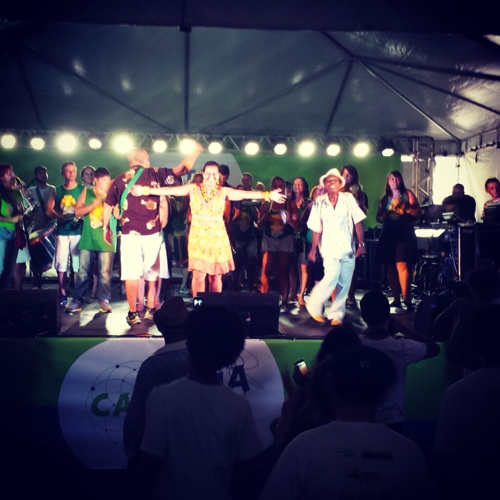 E tudo acaba em Samba!