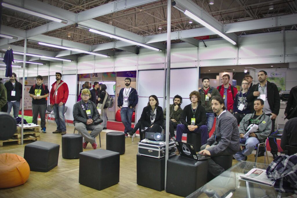 Oficina no Dumont Hackerspace