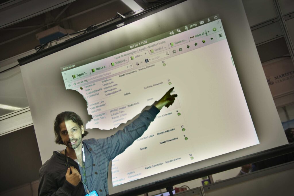 Oficina no Dumont Hackerspace