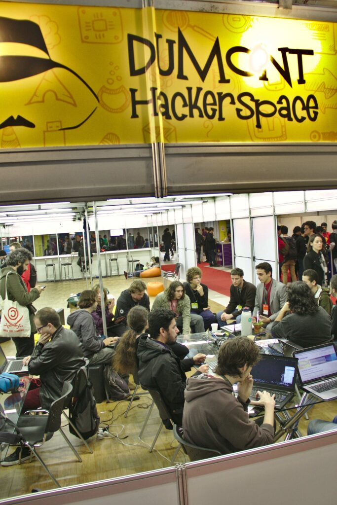 Atividades no Dumont Hackerspace